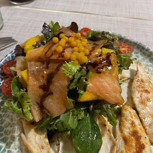 Ensalada de Pollo con Mango